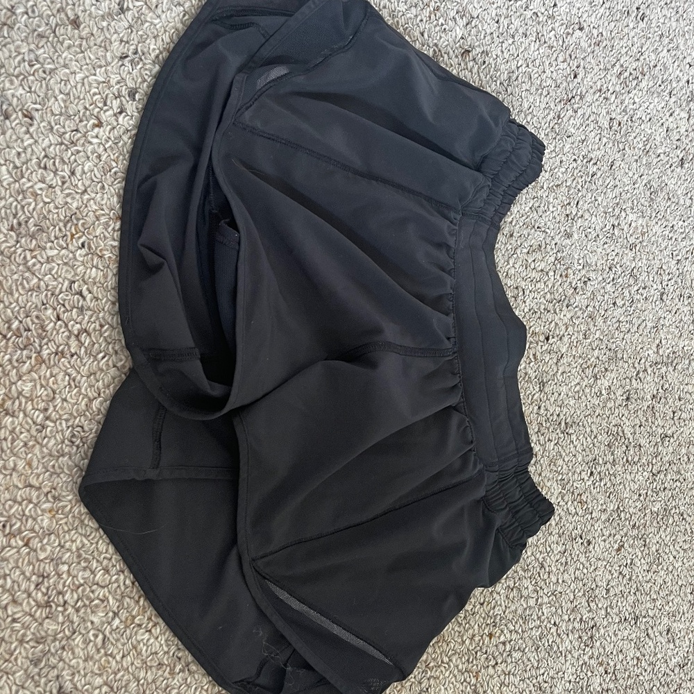 Lululemon Hotty Hot shorts 2.5